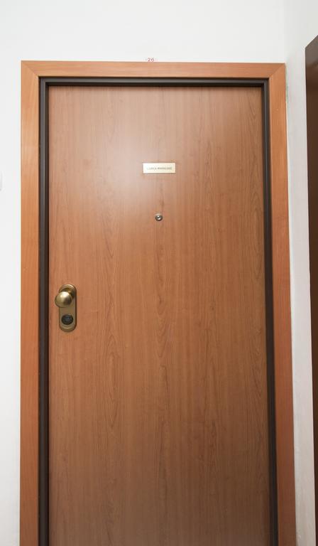Sunny Apartment Split Bilik gambar